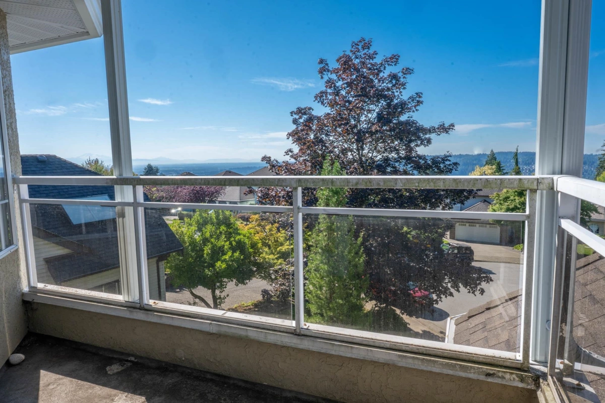 Front Yard Photo of 1422 Magnolia Place, Coquitlam, BC