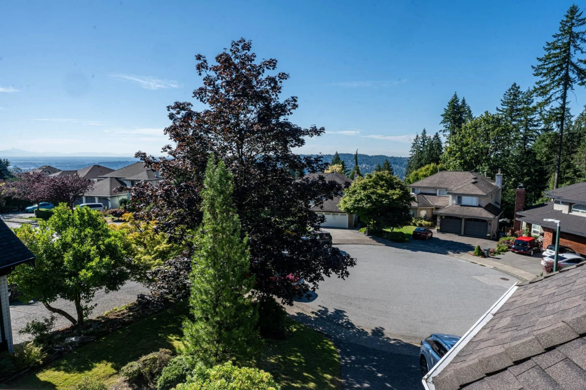 Garden / Landscaping Photo of 1422 Magnolia Place, Coquitlam, BC