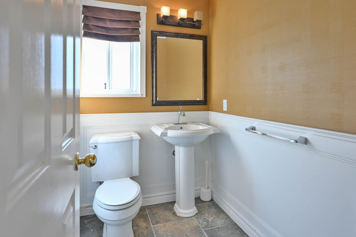 Kitchen Photo of 1422 Magnolia Place, Coquitlam, BC