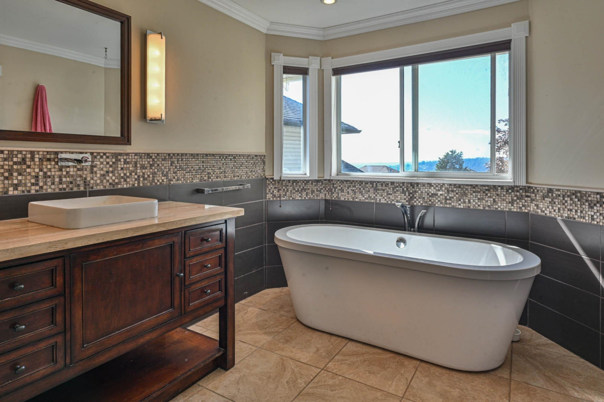 Powder Room Photo of 1422 Magnolia Place, Coquitlam, BC