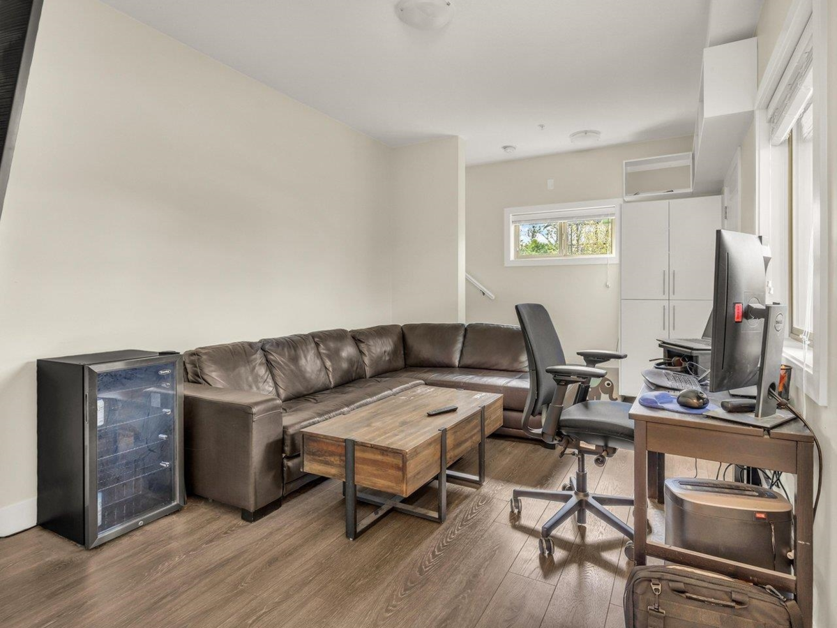 Aerial View of 101 19913 70 Avenue, Langley, BC