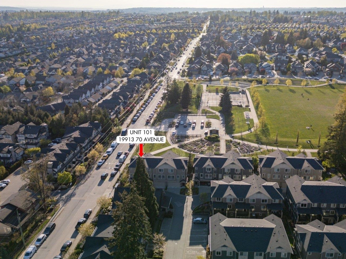 Family Room Photo of 101 19913 70 Avenue, Langley, BC