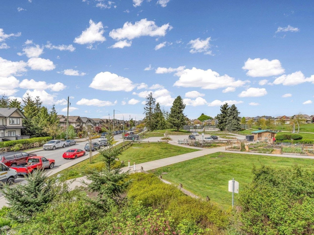 Hot Tub / Spa Photo of 101 19913 70 Avenue, Langley, BC