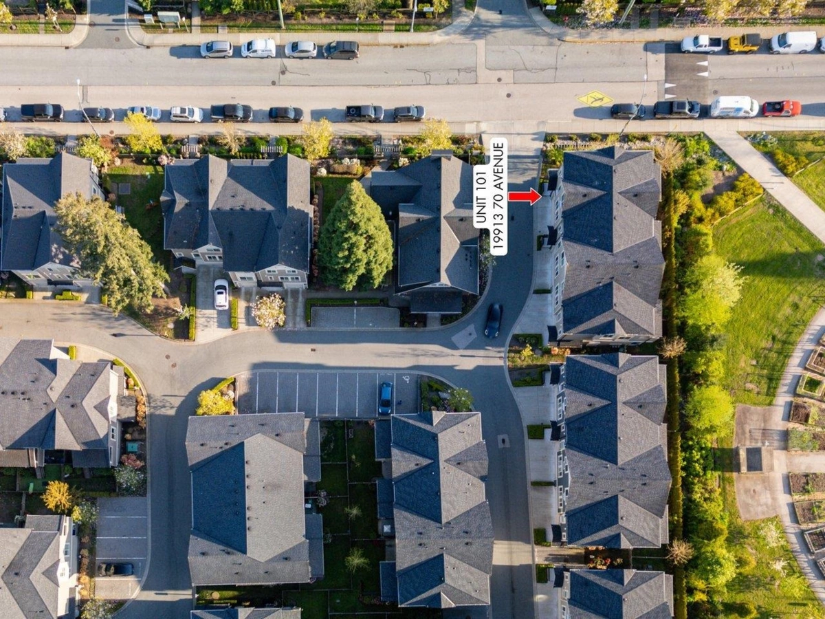 Kitchen Island Photo of 101 19913 70 Avenue, Langley, BC