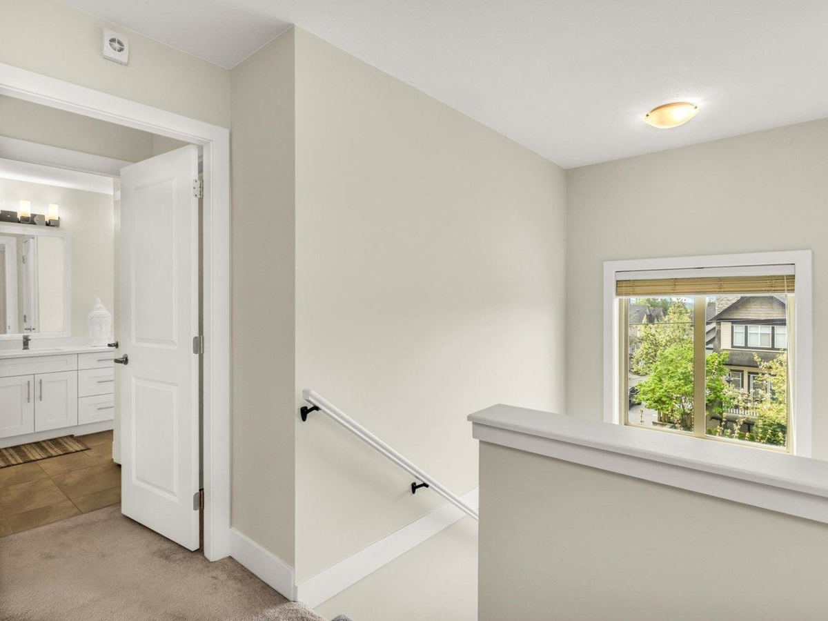 Outdoor Deck Photo of 101 19913 70 Avenue, Langley, BC