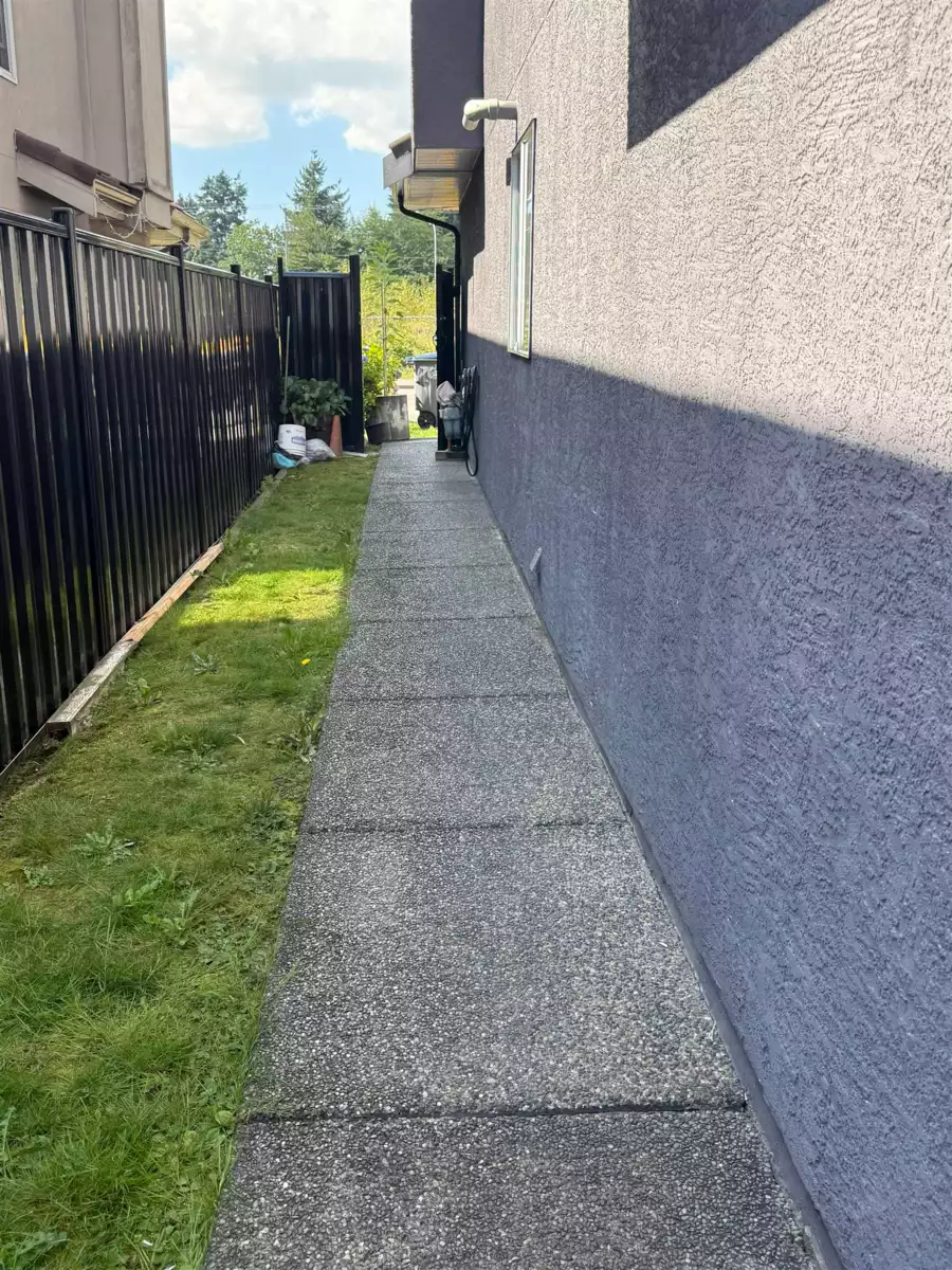 Garden / Landscaping Photo of 7688 120a Street, Surrey, BC