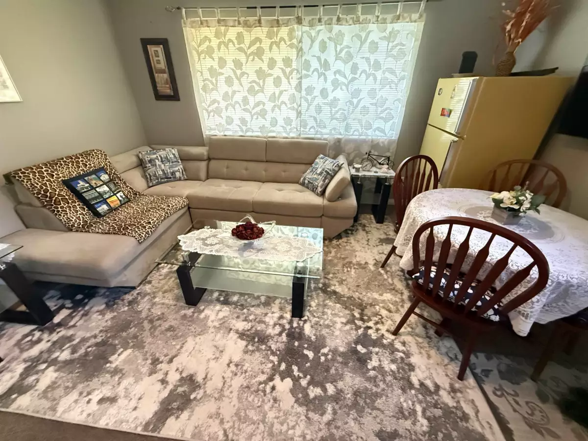 Mudroom Photo of 7688 120a Street, Surrey, BC