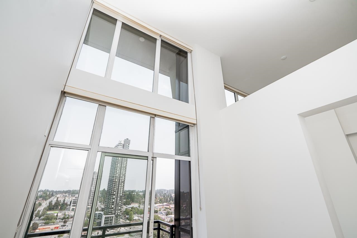 Entry Foyer Photo of 2501 10777 University Drive, Surrey, BC