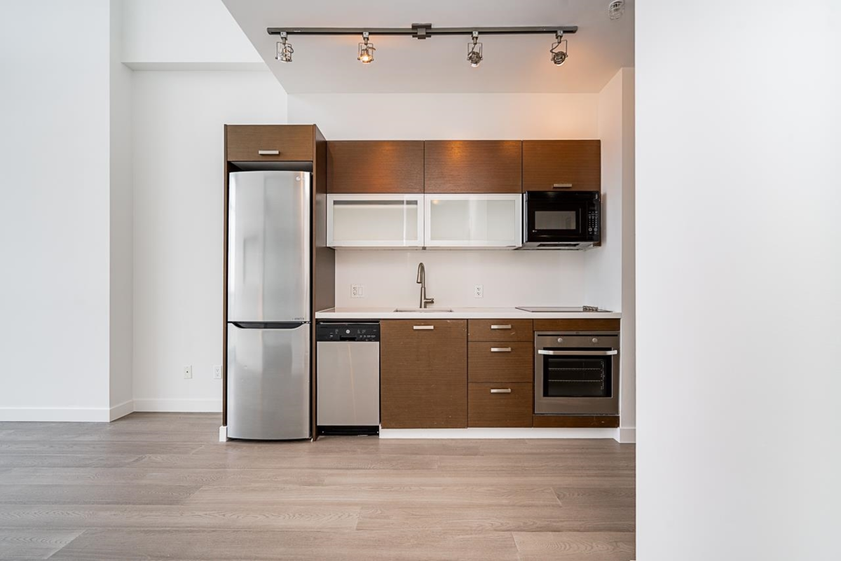 Kitchen Photo of 2501 10777 University Drive, Surrey, BC