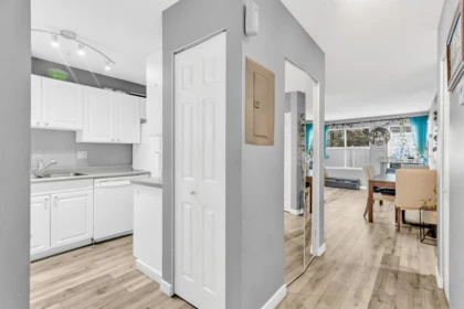 Primary Bathroom Photo of 112 14885 100 Avenue Avenue, Surrey, BC