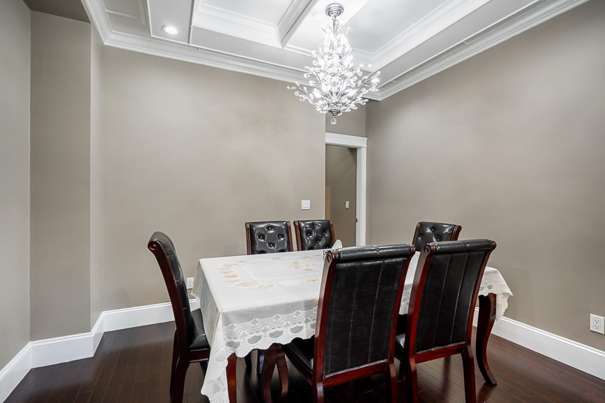 Kitchen Photo of 5909 125 Street, Surrey, BC