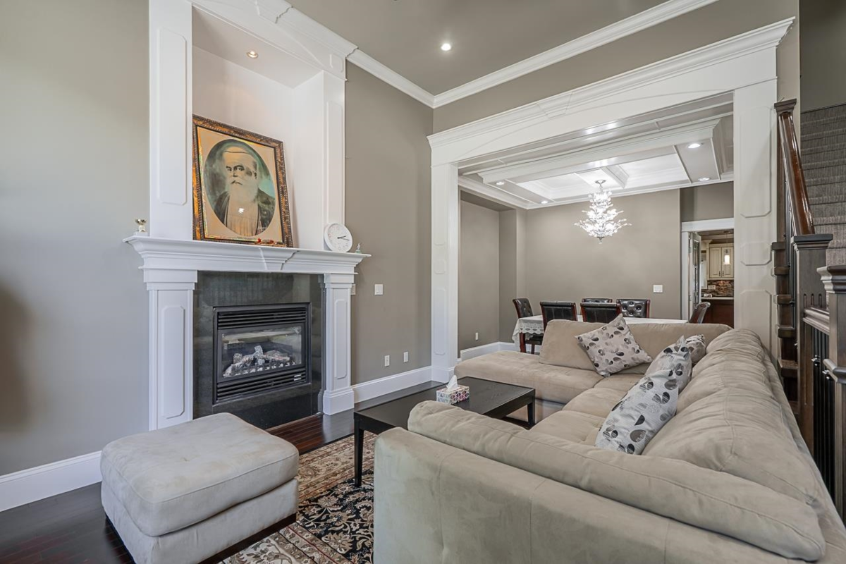 Living Room Photo of 5909 125 Street, Surrey, BC