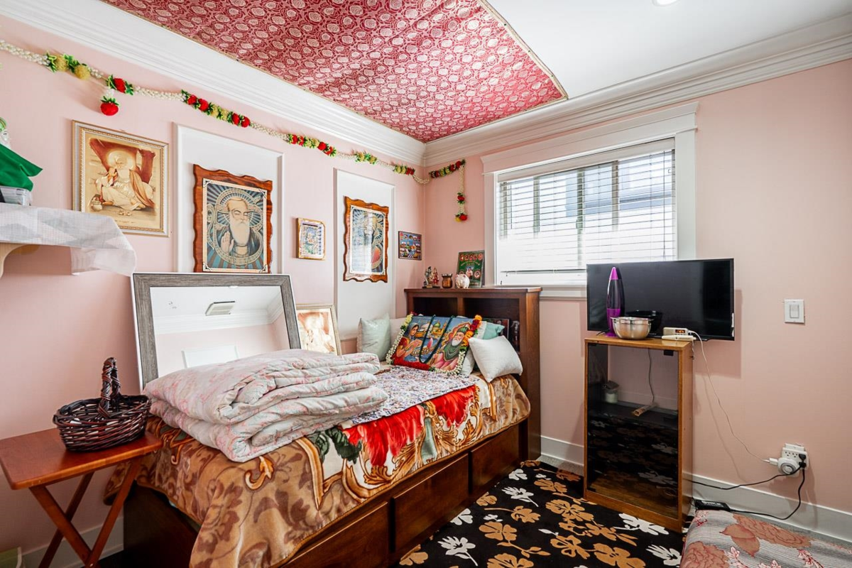 Neighborhood Park Photo Near 5909 125 Street, Surrey, BC