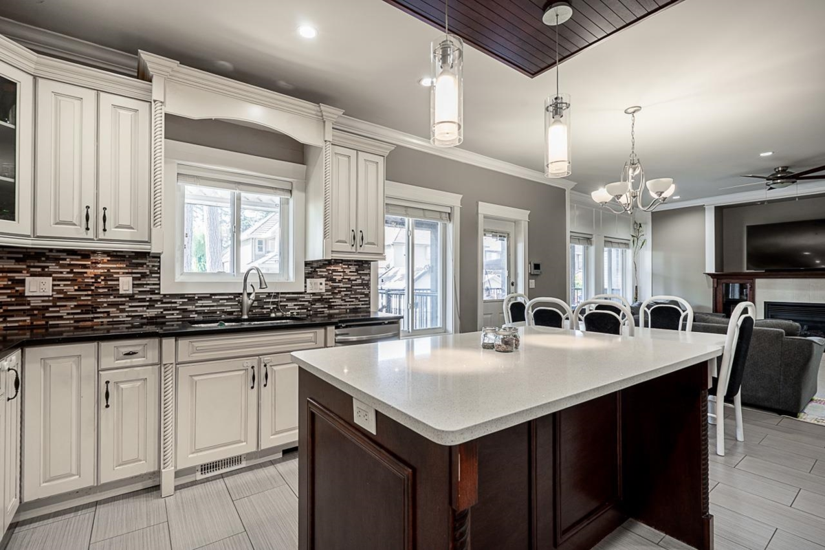 Walk-In Closet Photo of 5909 125 Street, Surrey, BC