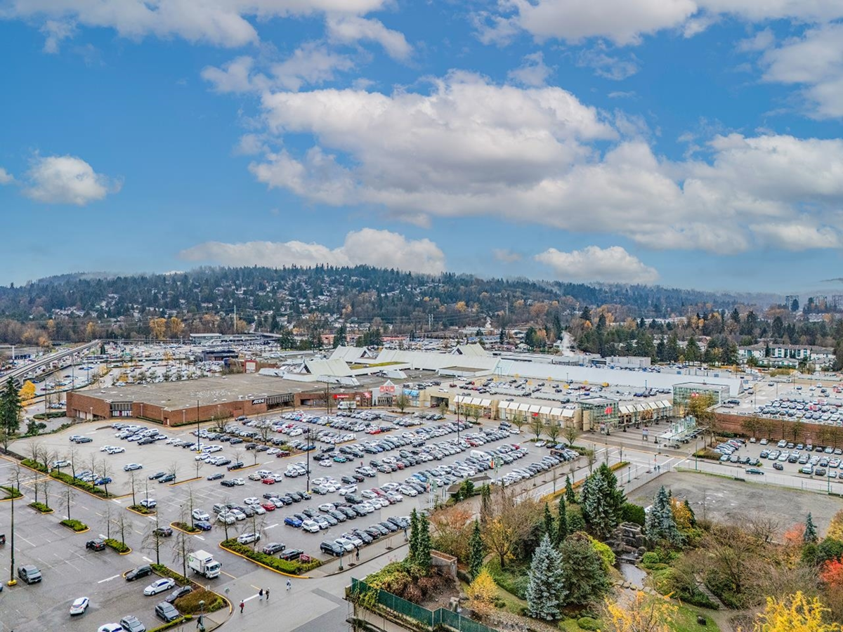 Dining Area Photo of 1709 3008 Glen Drive, Coquitlam, BC