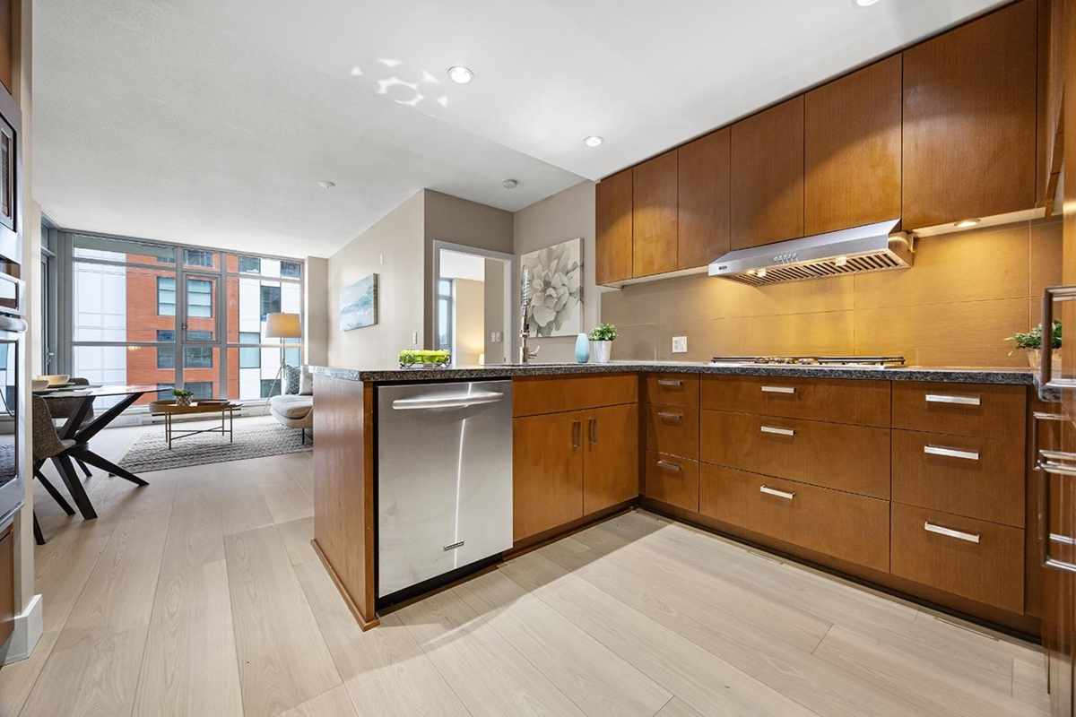 Kitchen Photo of 1709 3008 Glen Drive, Coquitlam, BC