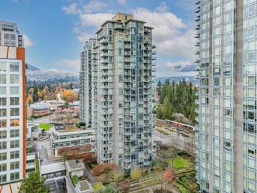 1709 3008 Glen Drive, Coquitlam, BC, Coquitlam — Apartment/Condo for sale