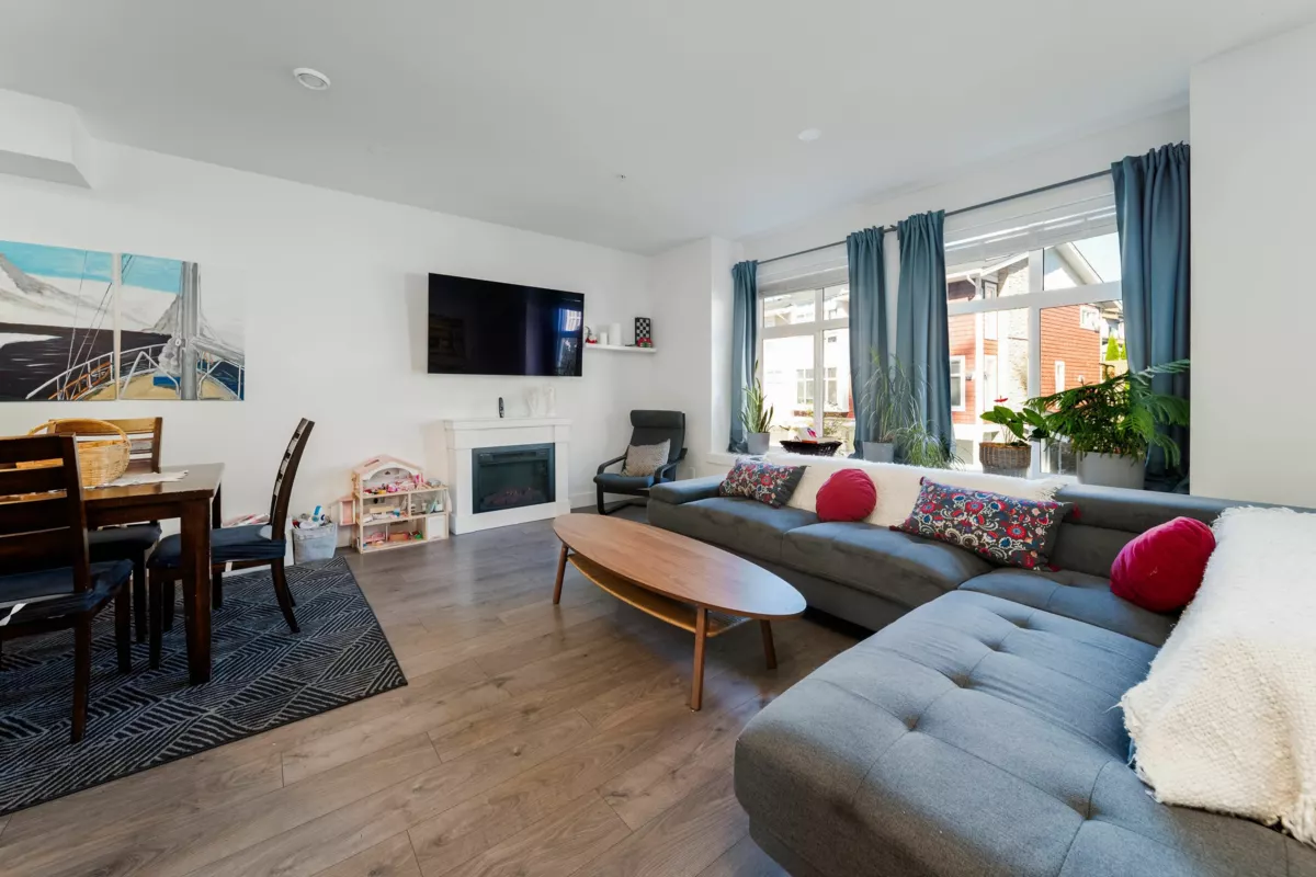 Primary Bathroom Photo of 66 24108 104 Avenue, Maple Ridge, BC