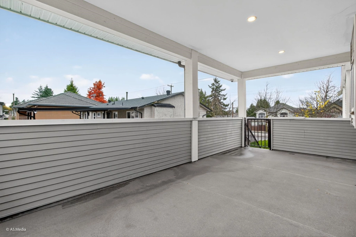 Basement Recreation Room Photo of 13048 72 Avenue, Surrey, BC