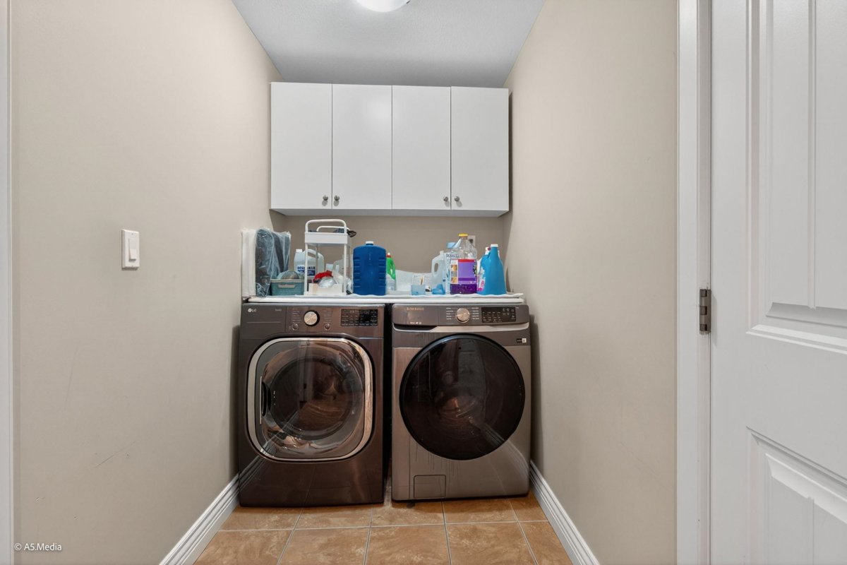 Laundry Room Photo of 13048 72 Avenue, Surrey, BC