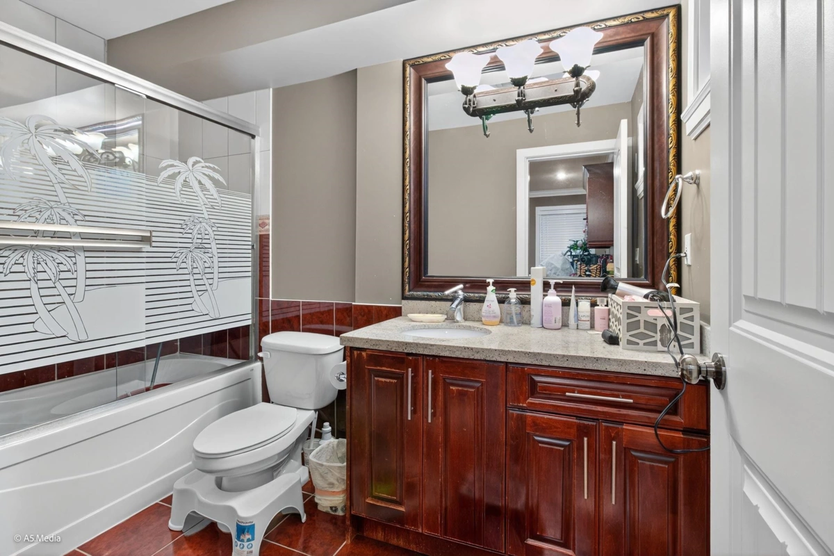 Staircase Photo of 13048 72 Avenue, Surrey, BC