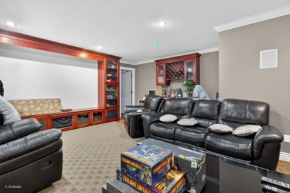 Entry Foyer Photo of 13048 72 Avenue, Surrey, BC