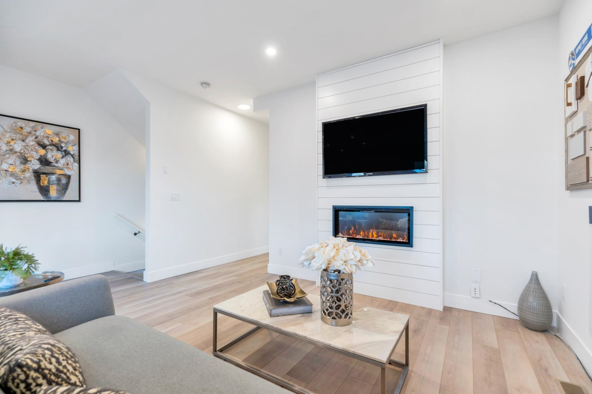 Walk-In Closet Photo of 26 43998 Chilliwack Mountain Road, Chilliwack, BC