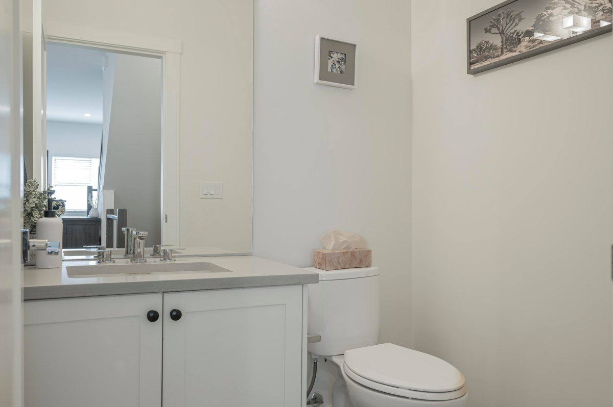 Entry Foyer Photo of 40 15688 28 Avenue, Surrey, BC