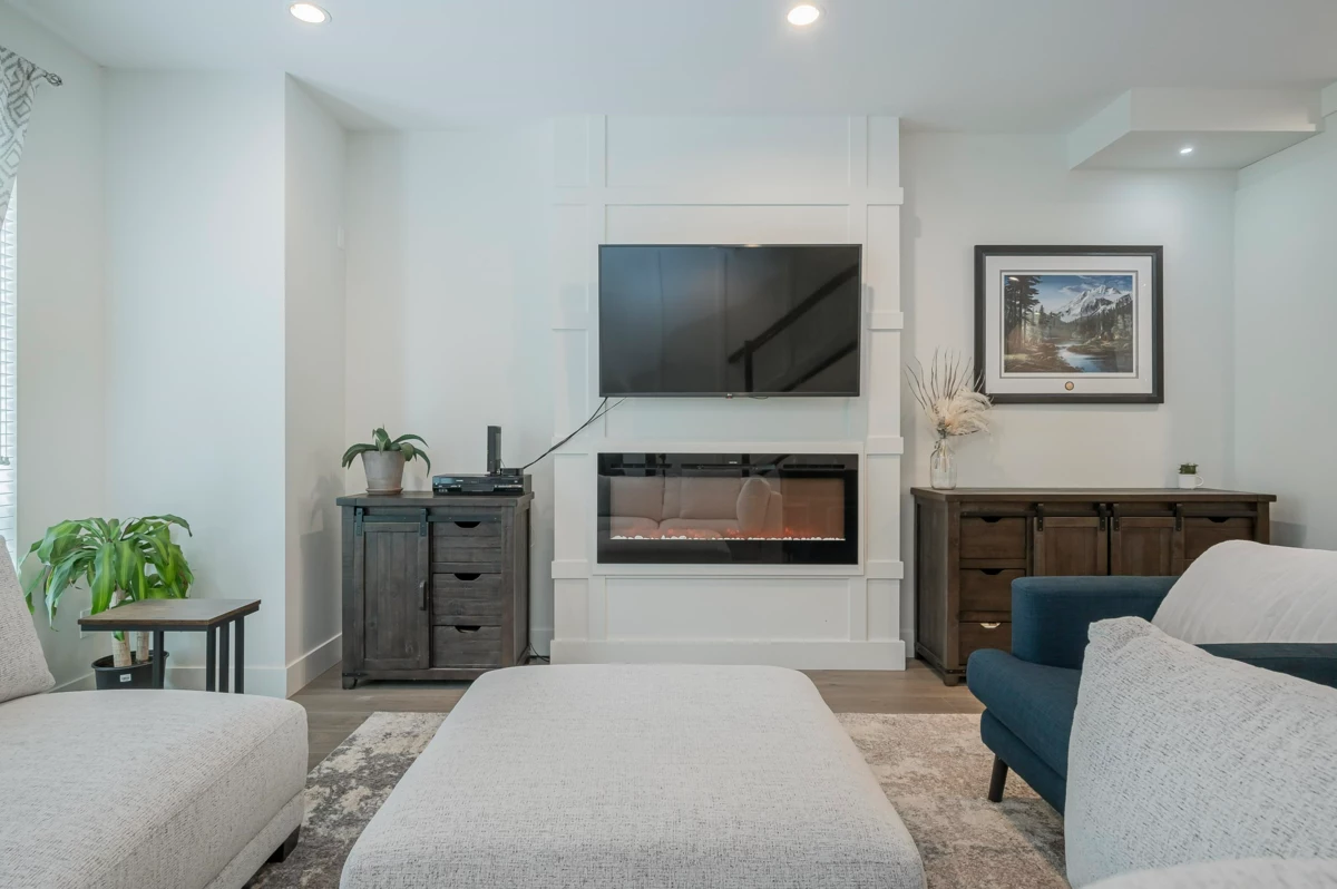 Kitchen Island Photo of 40 15688 28 Avenue, Surrey, BC