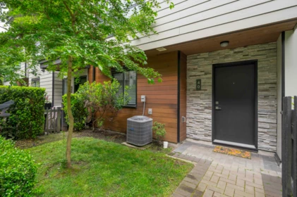 Living Room Photo of 40 15688 28 Avenue, Surrey, BC