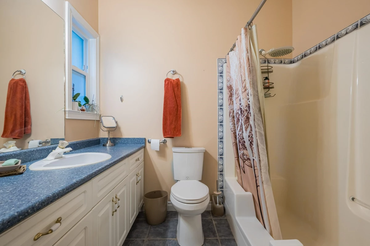 Basement Recreation Room Photo of 32993 Hawthorne Avenue, Mission, BC