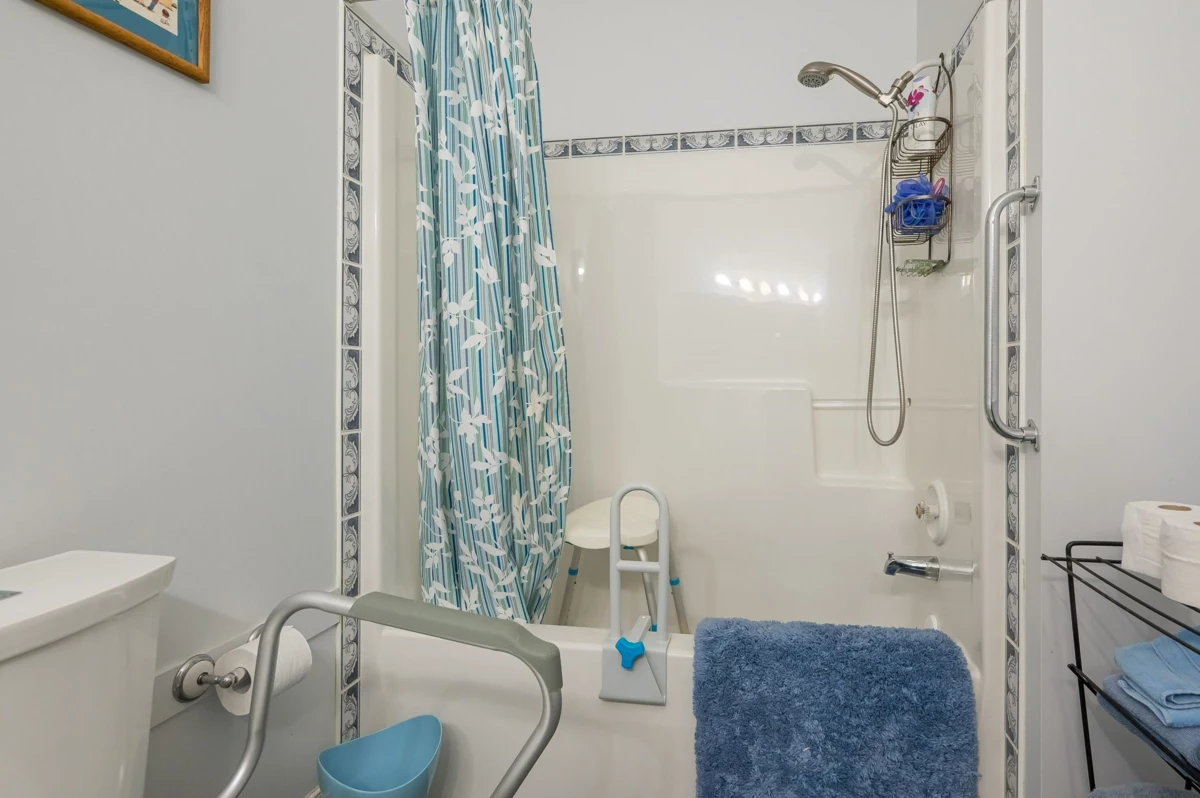 Staircase Photo of 32993 Hawthorne Avenue, Mission, BC