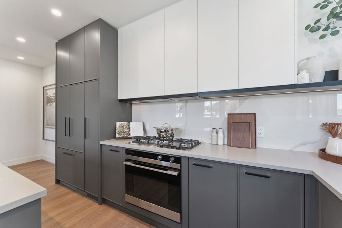 Walk-In Closet Photo of 21 10188 No. 1 Road, Richmond, BC