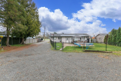 Hallway Photo of 2561 Ross Road, Abbotsford, BC