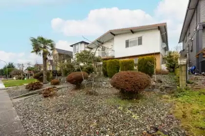 3881 Napier Street, Burnaby, BC, Burnaby — Single Family Residence for sale