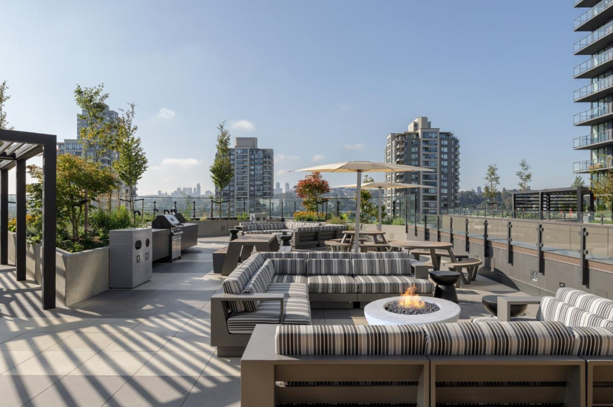 Garden / Landscaping Photo of 2002 2108 Gilmore Avenue, Burnaby, BC