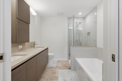 Guest Bathroom Photo of 2002 2108 Gilmore Avenue, Burnaby, BC