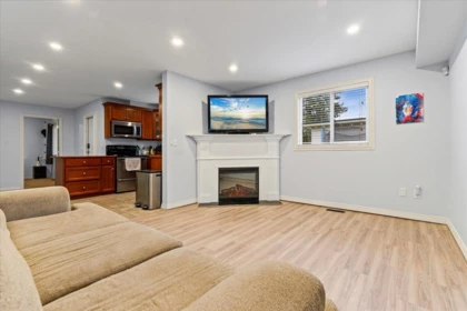Entry Foyer Photo of 26842 27 Avenue, Langley, BC