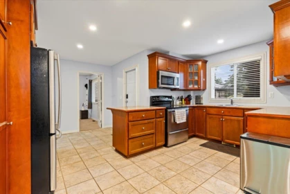 Mudroom Photo of 26842 27 Avenue, Langley, BC