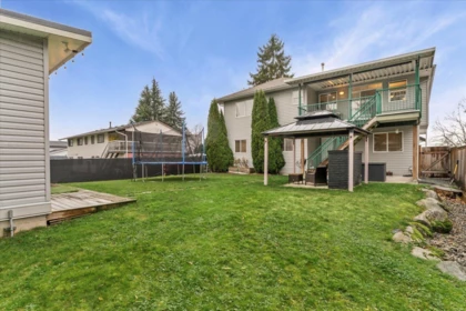Swimming Pool Photo of 26842 27 Avenue, Langley, BC