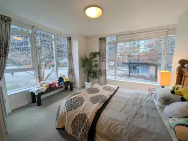 Kitchen Island Photo of 1211 W Cordova, Vancouver, BC