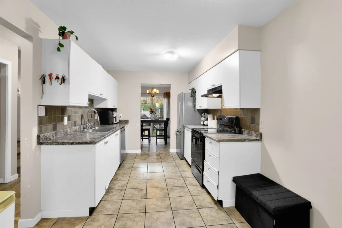 Bedroom 3 Photo of 6 36060 Old Yale Road, Abbotsford, BC