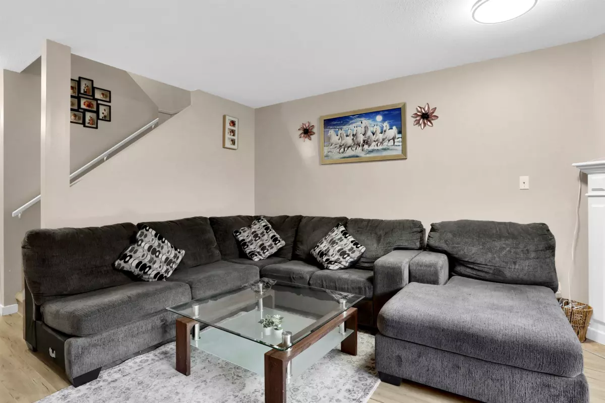 Breakfast Nook Photo of 6 36060 Old Yale Road, Abbotsford, BC