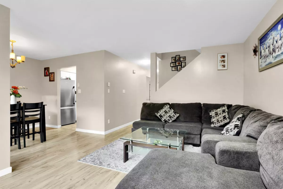 Dining Area Photo of 6 36060 Old Yale Road, Abbotsford, BC