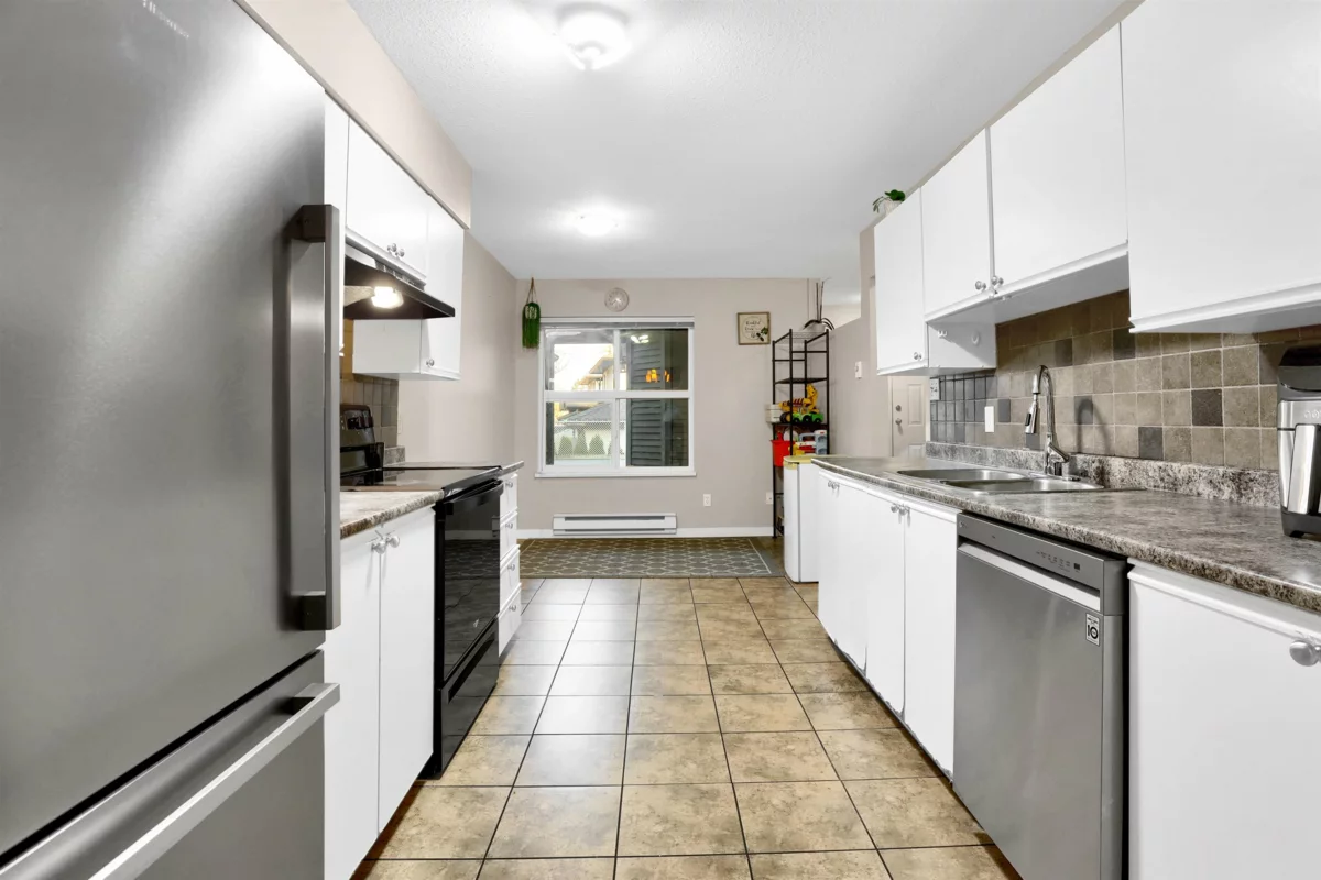 Walk-In Closet Photo of 6 36060 Old Yale Road, Abbotsford, BC