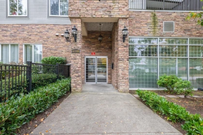 Mudroom Photo of 311 12088 75a Avenue, Surrey, BC