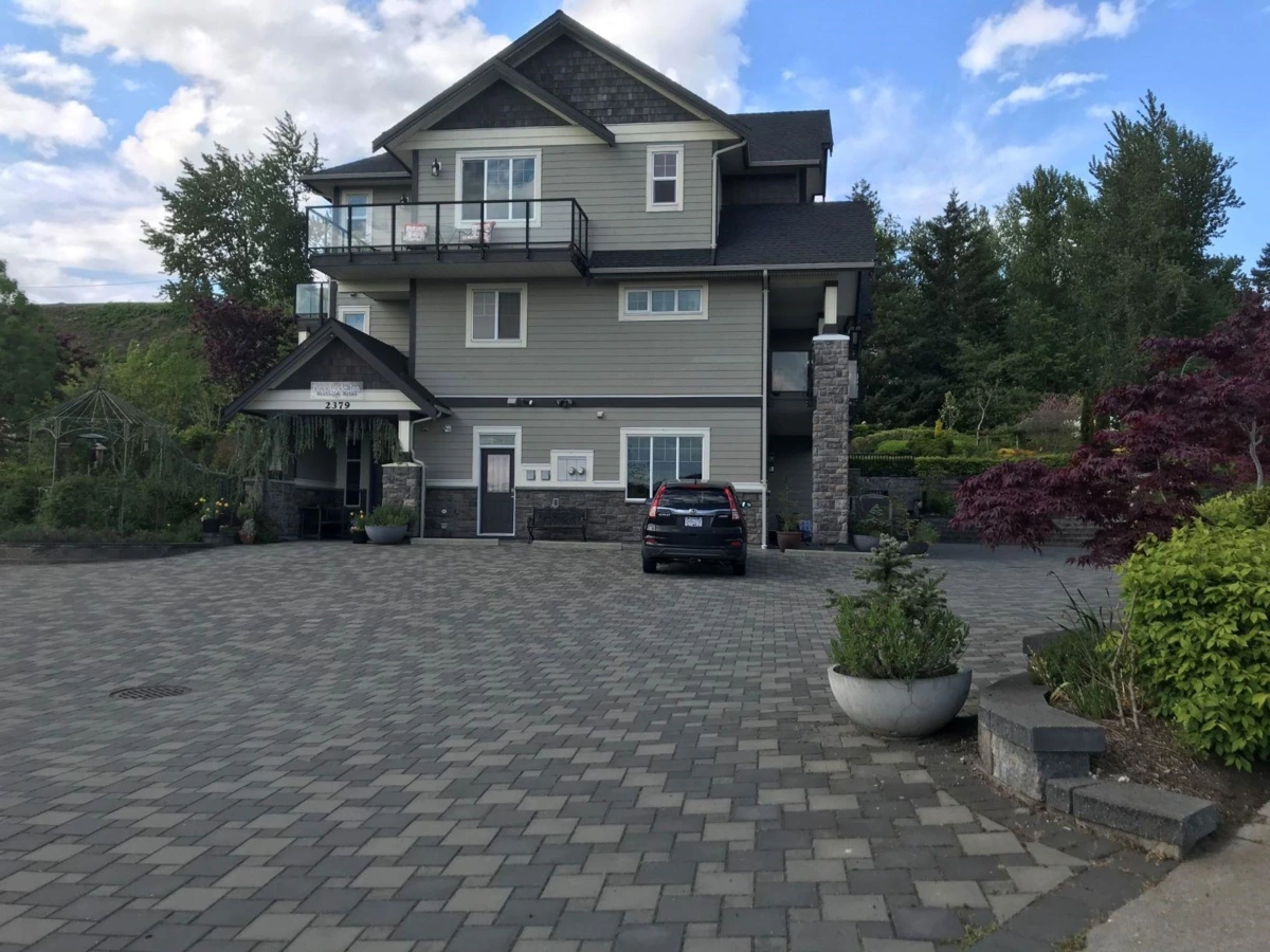 Family Room Photo of 2379 Chardonnay Lane, Abbotsford, BC