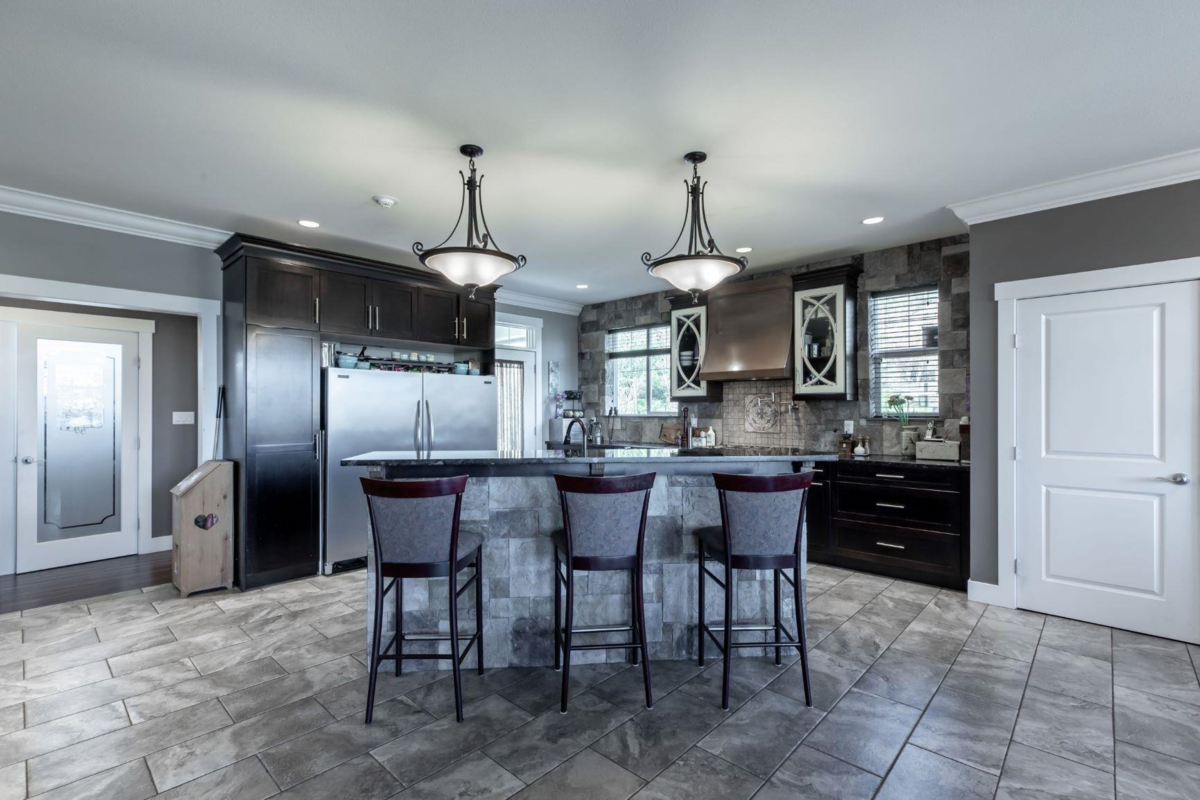 Outdoor Kitchen Photo of 2379 Chardonnay Lane, Abbotsford, BC