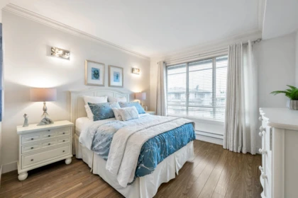 Powder Room Photo of 406 15368 17a Avenue, Surrey, BC