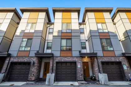 18 19789 55 Avenue, Langley, BC, Langley — Townhouse for sale